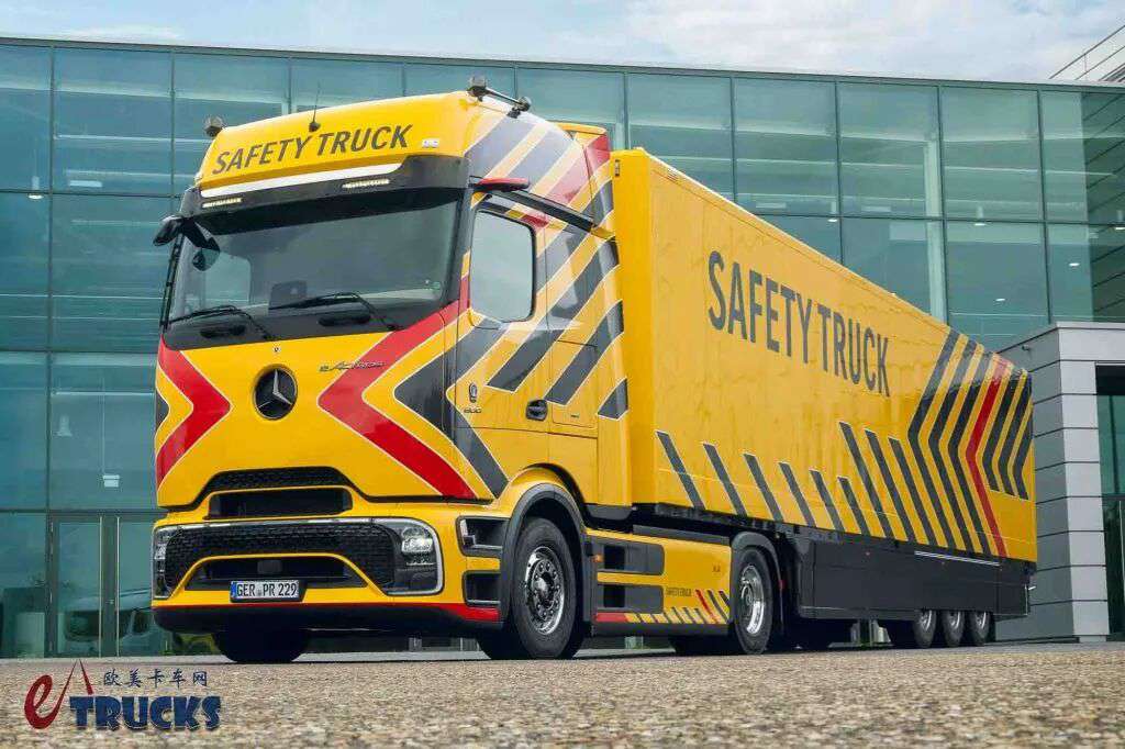 ​Révolution de la sécurité des camions à l'ère électrique ? Mercedes-Benz présente l'eActros 600 Safety Truck