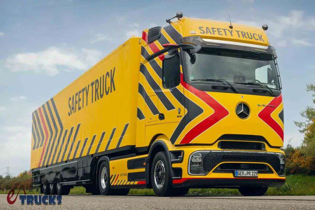 ​Révolution de la sécurité des camions à l'ère électrique ? Mercedes-Benz présente l'eActros 600 Safety Truck
