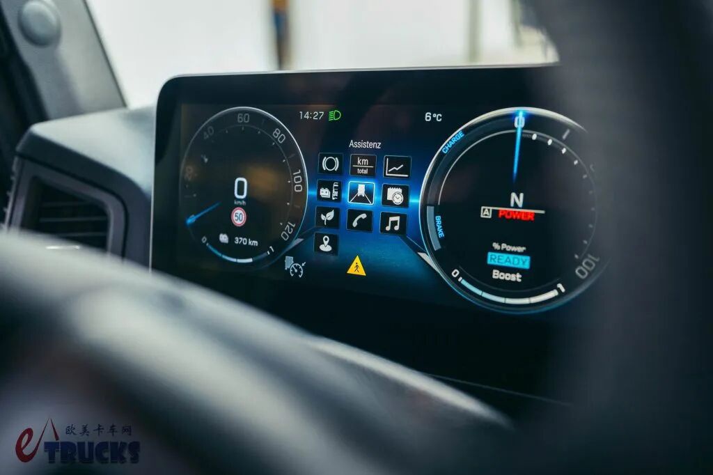 ​Révolution de la sécurité des camions à l'ère électrique ? Mercedes-Benz présente l'eActros 600 Safety Truck