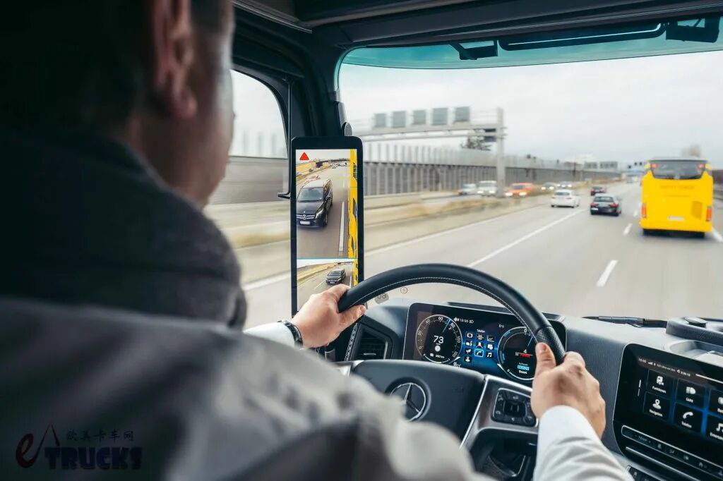 ​Révolution de la sécurité des camions à l'ère électrique ? Mercedes-Benz présente l'eActros 600 Safety Truck