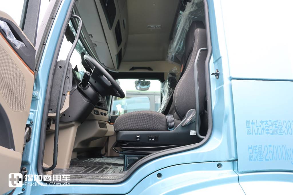 Cabin à plancher parfaitement plat ou une nouvelle conception exclusive ? Voici les photos réelles du H6000E, le dernier camion électrique lourd lancé par SAIC.