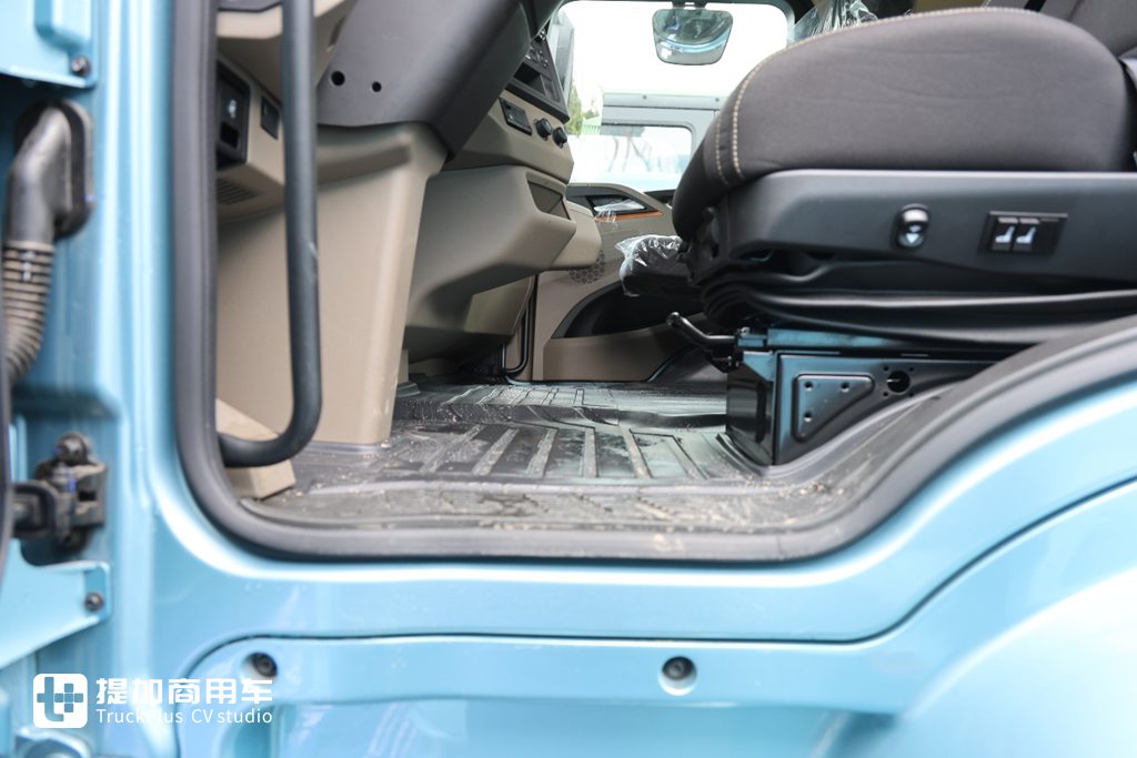 Cabin à plancher parfaitement plat ou une nouvelle conception exclusive ? Voici les photos réelles du H6000E, le dernier camion électrique lourd lancé par SAIC.