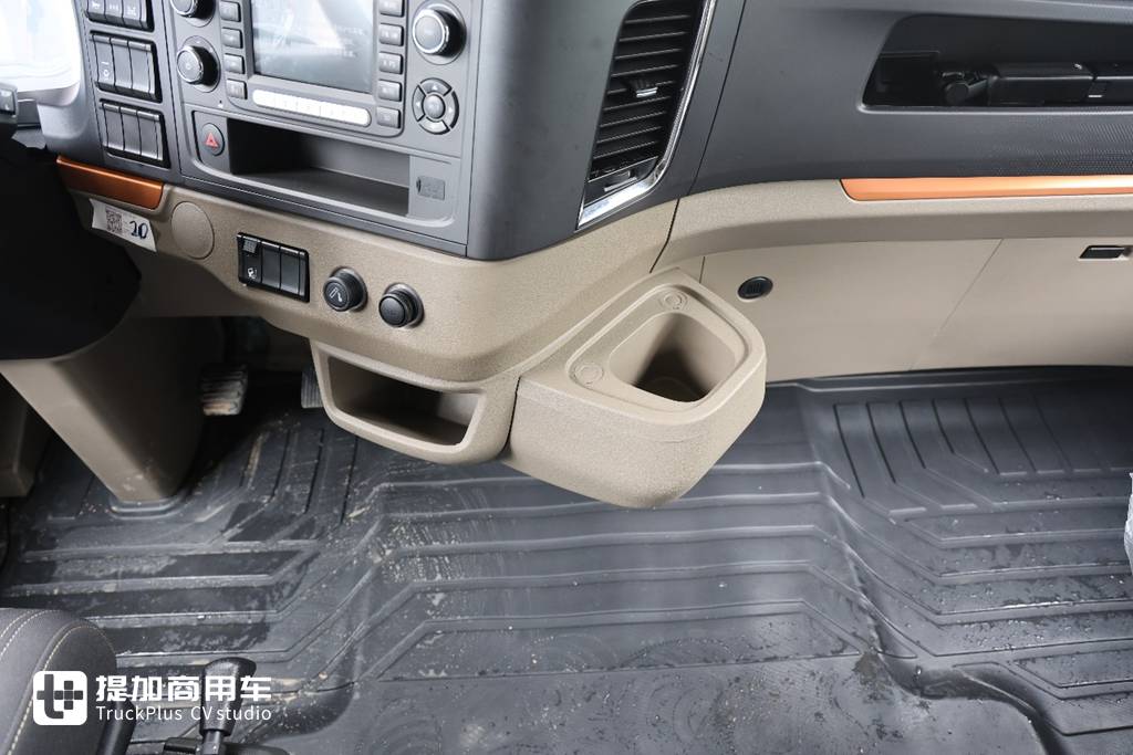 Cabin à plancher parfaitement plat ou une nouvelle conception exclusive ? Voici les photos réelles du H6000E, le dernier camion électrique lourd lancé par SAIC.