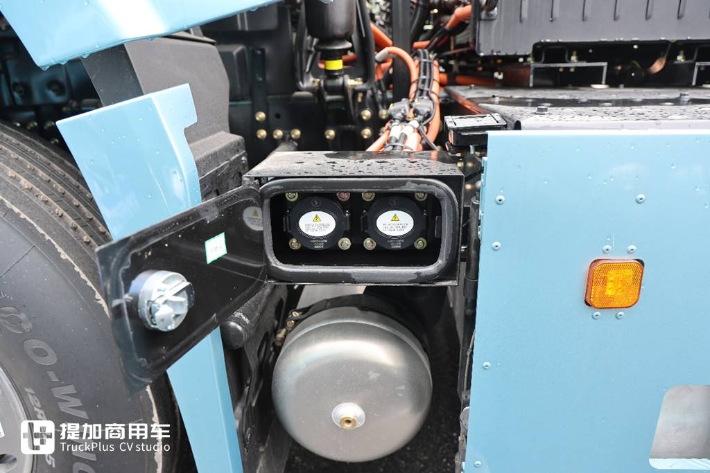 Cabin à plancher parfaitement plat ou une nouvelle conception exclusive ? Voici les photos réelles du H6000E, le dernier camion électrique lourd lancé par SAIC.