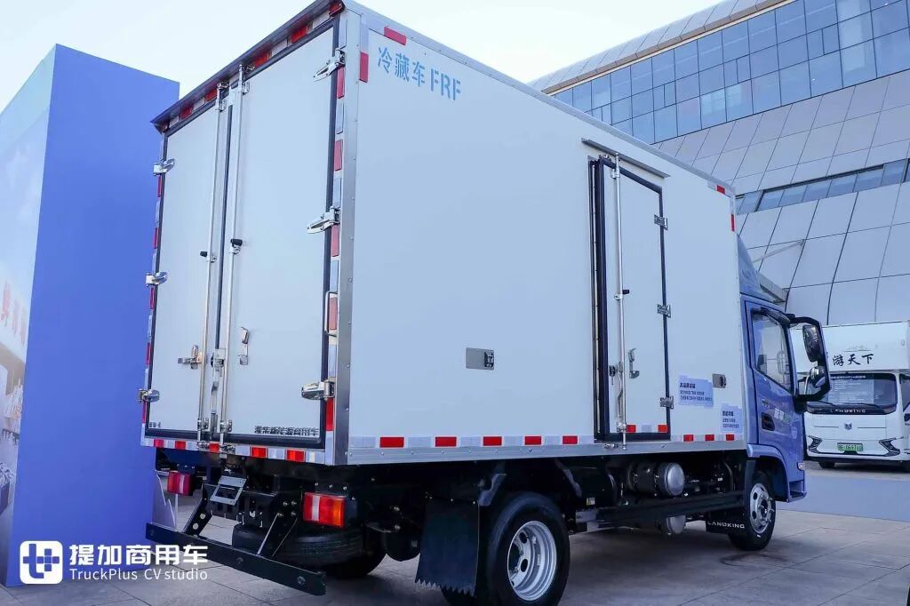 Rempli de puissance : version fabriquée sur site, avec une gamme exceptionnelle de batteries et de systèmes de propulsion électrique ! Présentation en direct du camion réfrigéré électrique Weichai Blue Engine X7