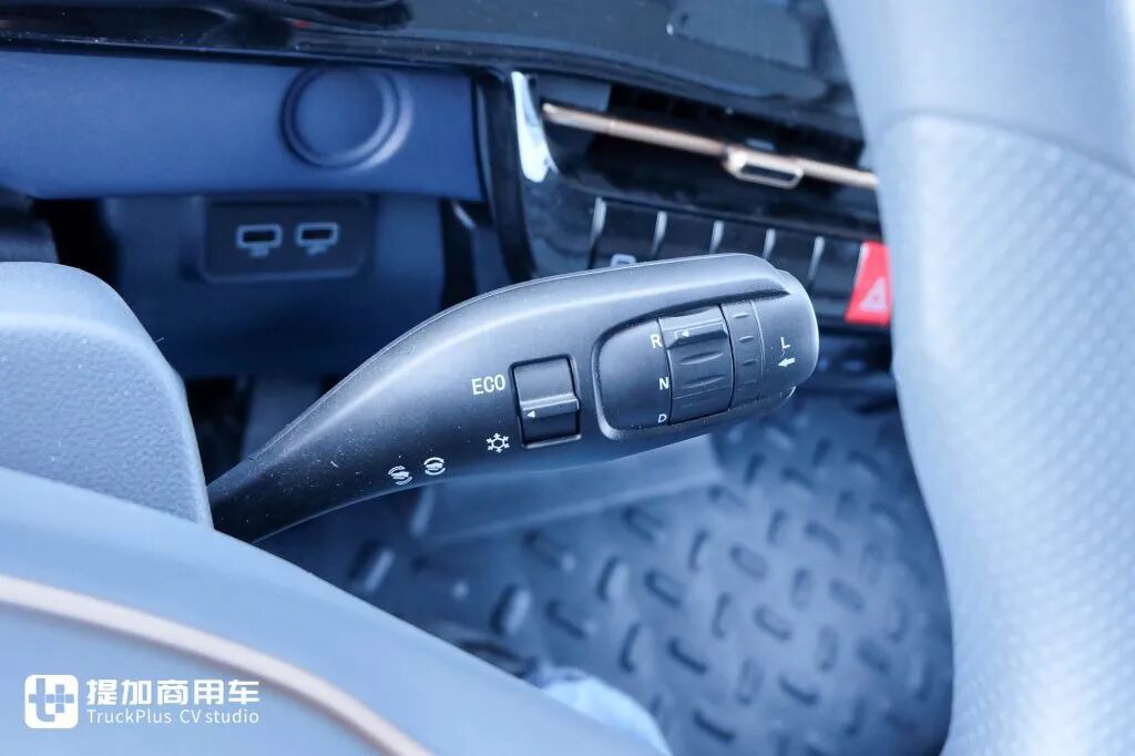 Rempli de puissance : version fabriquée sur site, avec une gamme exceptionnelle de batteries et de systèmes de propulsion électrique ! Présentation en direct du camion réfrigéré électrique Weichai Blue Engine X7
