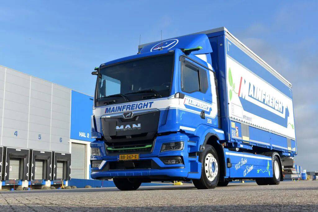 DHL teste en terrain réel le camion lourd électrique Speed Leopard : le Danemark et la Belgique adoptent de nouvelles réglementations pour les camions ! Cette semaine (29 décembre - 4 janvier), les dernières tendances du secteur des camions à l'étranger en vue.