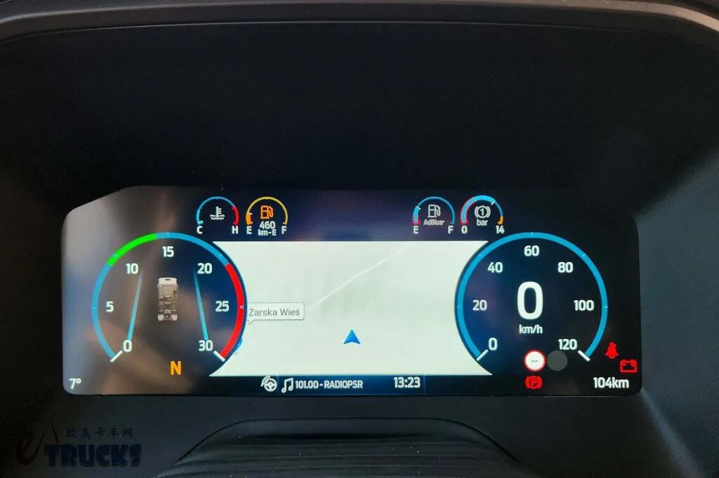 Un design qui rend hommage au classique, un intérieur rénové à l'échelle épique ! Le nouveau Ford F-MAX fait son apparition : découvrez sa puissance et son style grâce à des photos en direct !
