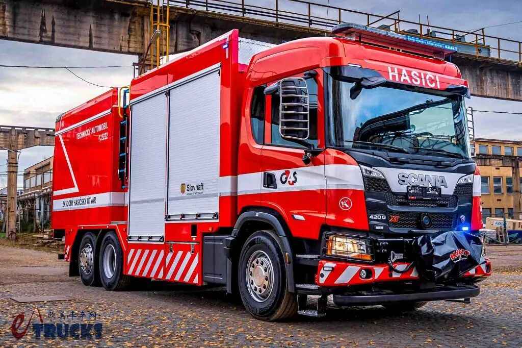 Des véhicules d'urgence qui ressemblent à des œuvres d'art ? Le Scania G Series, un véhicule de secours technologique conçu spécialement pour l'industrie pétrochimique, en image réelle