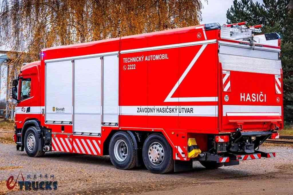 Des véhicules d'urgence qui ressemblent à des œuvres d'art ? Le Scania G Series, un véhicule de secours technologique conçu spécialement pour l'industrie pétrochimique, en image réelle