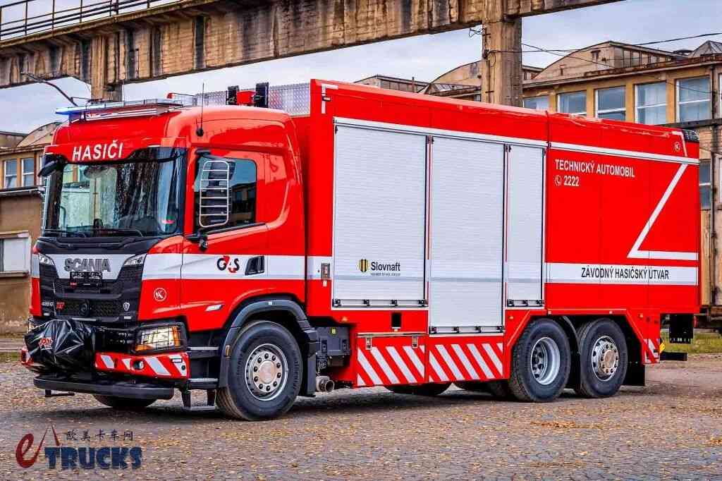 Des véhicules d'urgence qui ressemblent à des œuvres d'art ? Le Scania G Series, un véhicule de secours technologique conçu spécialement pour l'industrie pétrochimique, en image réelle