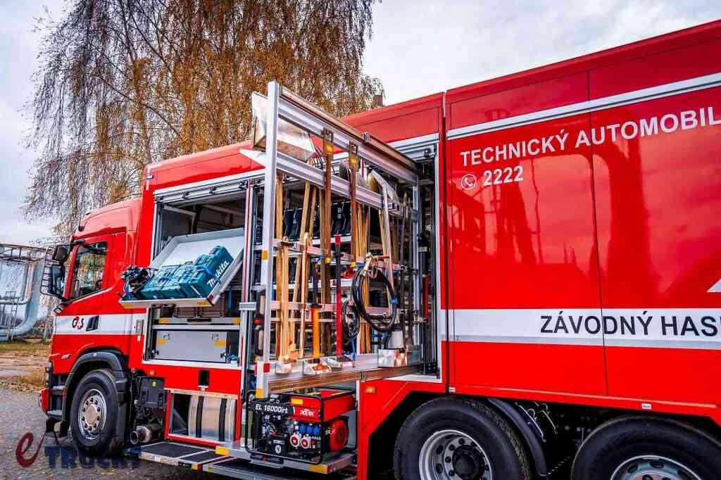 Des véhicules d'urgence qui ressemblent à des œuvres d'art ? Le Scania G Series, un véhicule de secours technologique conçu spécialement pour l'industrie pétrochimique, en image réelle
