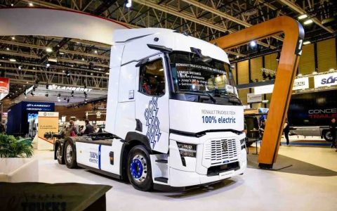 Une batterie de 780 kWh et une autonomie de 600 km, mais une structure encombrée par des compromis ? Une analyse approfondie du camion lourd électrique de longue distance Renault E-Tech T