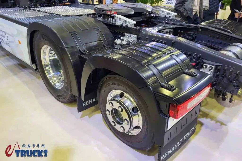 Une batterie de 780 kWh et une autonomie de 600 km, mais une structure encombrée par des compromis ? Une analyse approfondie du camion lourd électrique de longue distance Renault E-Tech T