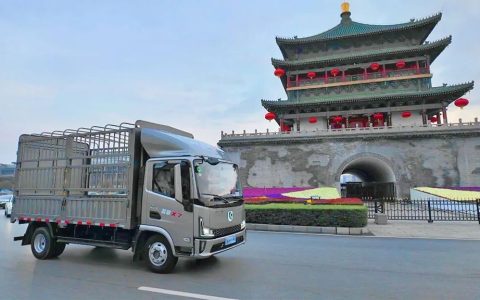 Wanli Lixing: Weichai Blue Engine X7 LNG Light Truck Crosses Silk Road, Empowering Efficient Logistics