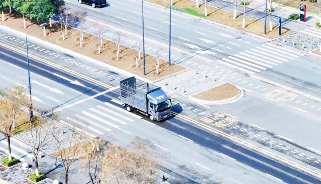 Wanli Lixing: Weichai Blue Engine X7 LNG Light Truck Crosses Silk Road, Empowering Efficient Logistics