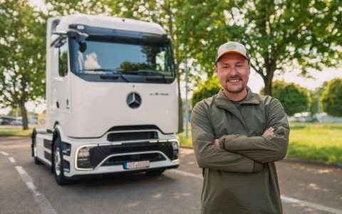 Découvrez un voyage autour du monde en camion lourd électrique ? Le camion Mercedes-Benz s&rsquo;allie à la communauté des créateurs de contenu « Conducteurs de camions électriques » pour lancer officiellement cette aventure mondiale avec des camions lourds électriques.