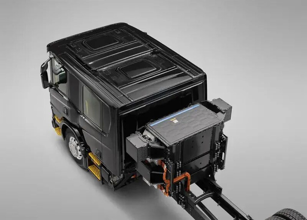 Scania has launched a fully electric vehicle with a double-row cab design.