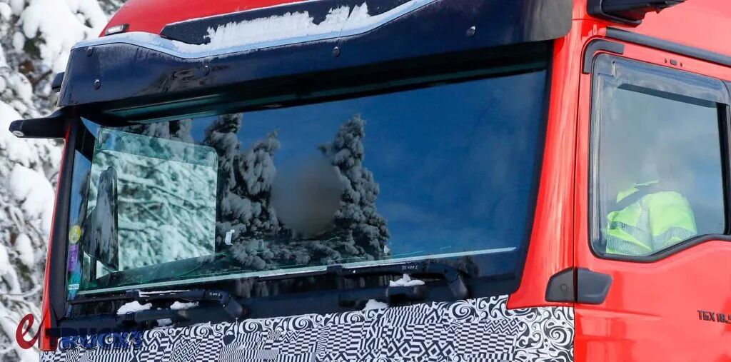 La cabine Scania LongLine fait son retour : le nouveau camion phare de Mann est sur le point d'arriver ? Découvrez en avant-première les nouveaux modèles d'Oka présentés au Salon de Hanovre.