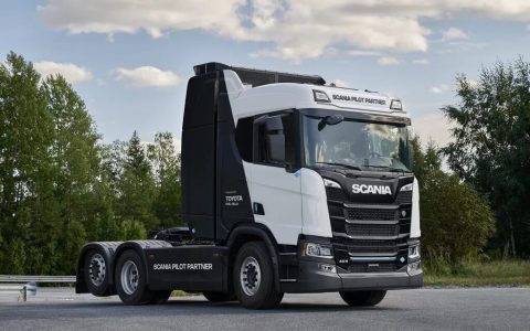 Skania et Toyota collaborent pour développer un camion à pile à combustible à hydrogène : 40 véhicules de test seront bientôt mis en service sur la route.