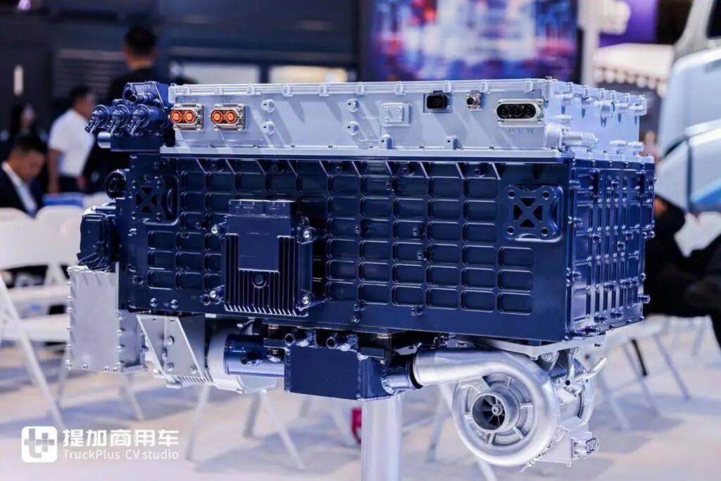 三个车辆、三个电池、一台机器和一个平台:东风汽车公司提供全套商用液压车辆。