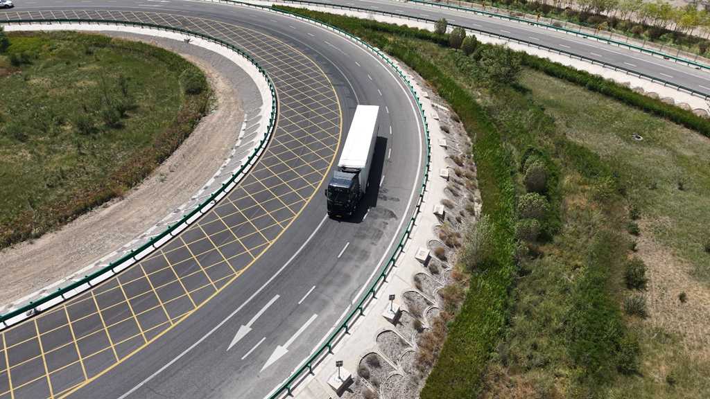 NEXT ERA : des camions lourds portés par l'esprit chinois, sur les routes de la Chine.