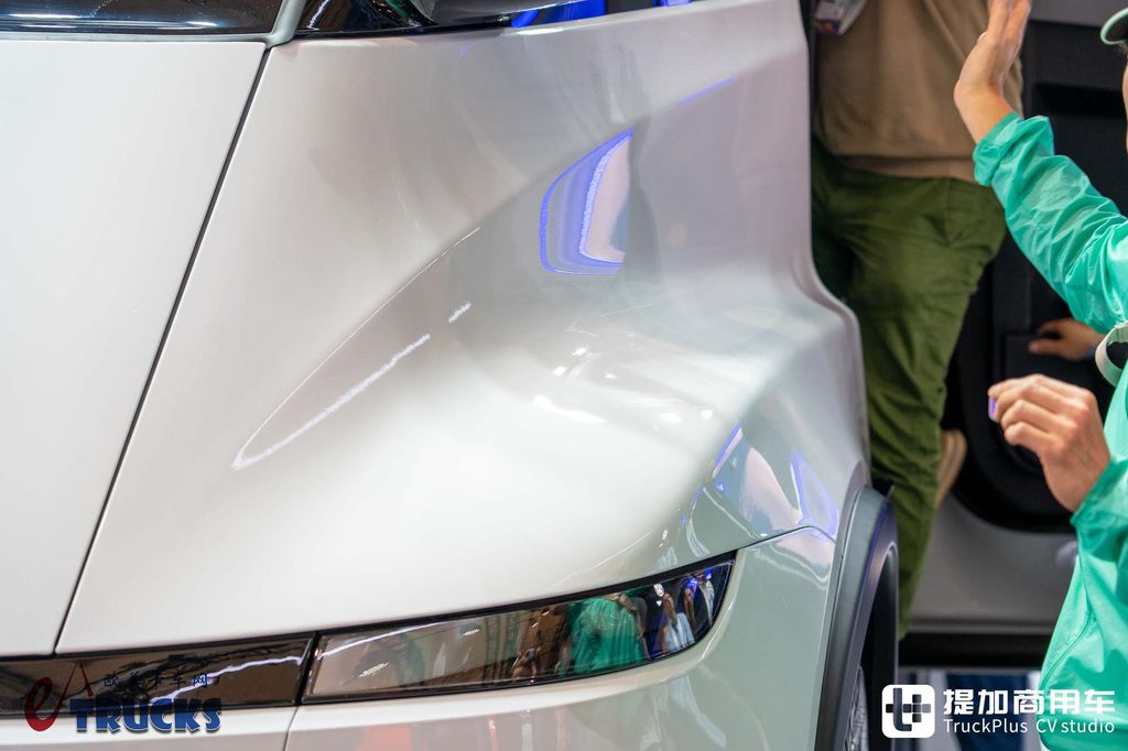 IAA 2026 : le camion électrique le plus avancé au monde ? En réalité plein de compromis — essai détaillé du Tesla Semi