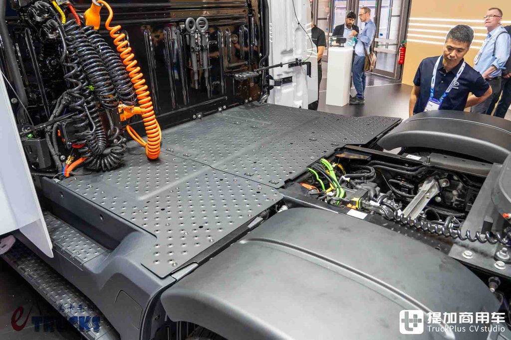 IAA 2026 : le camion électrique le plus avancé au monde ? En réalité plein de compromis — essai détaillé du Tesla Semi