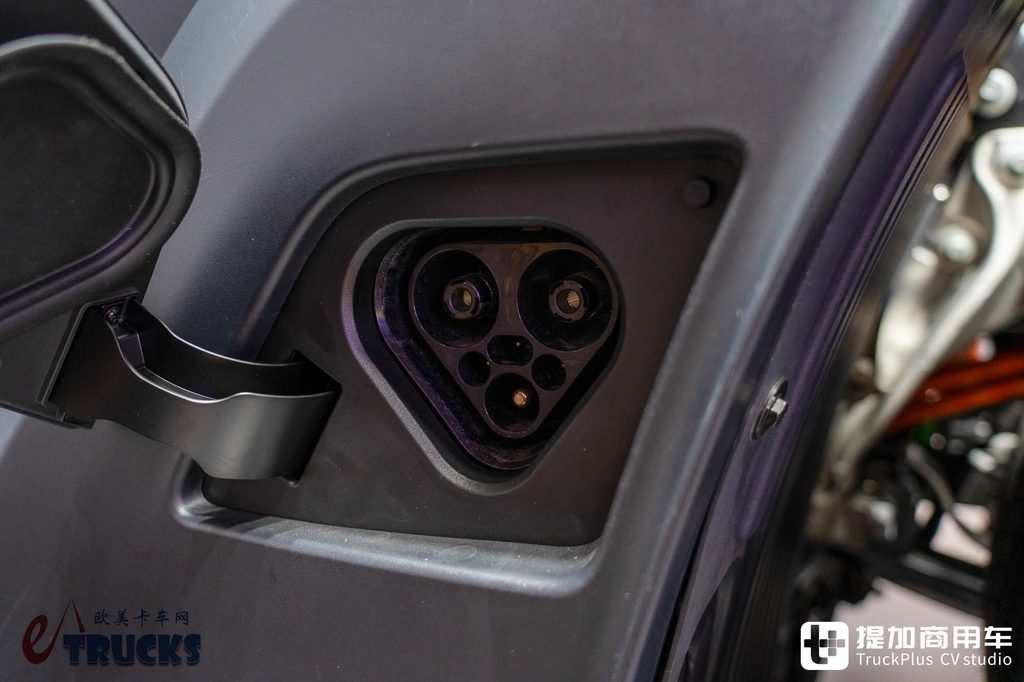IAA 2026 : le camion électrique le plus avancé au monde ? En réalité plein de compromis — essai détaillé du Tesla Semi