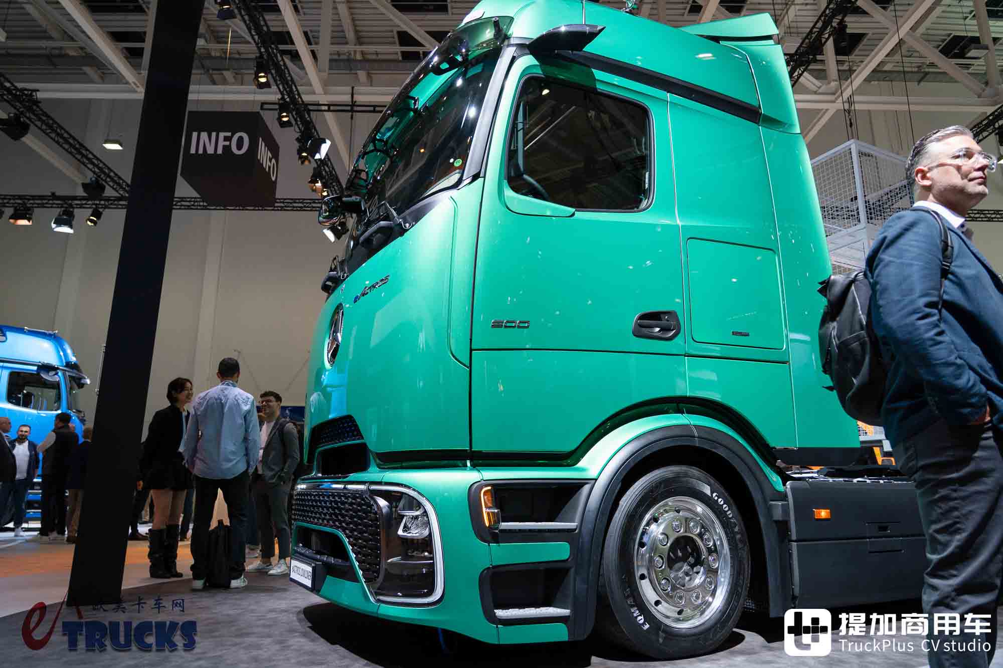 IAA 2026 : un camion électrique longue distance peut-il aussi jouer la selle basse ? Essai détaillé du tracteur Mercedes-Benz eActros Lowliner