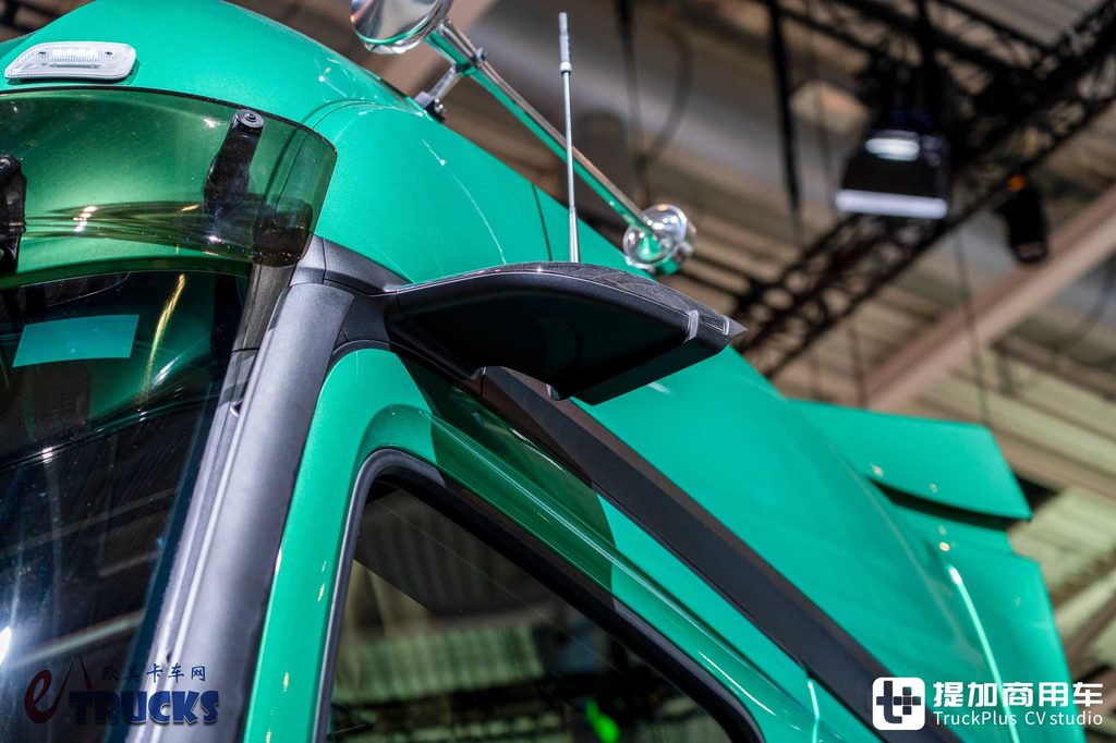 IAA 2026 : un camion électrique longue distance peut-il aussi jouer la selle basse ? Essai détaillé du tracteur Mercedes-Benz eActros Lowliner