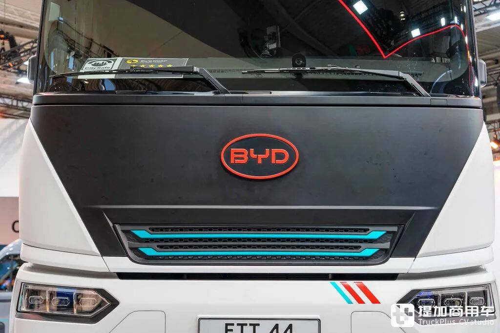 IAA 2026 : 1 000 ch électriques + recharge mégawatt, et cinq étoiles de sécurité ! Analyse complète du tracteur 100 % électrique BYD ETT 44
