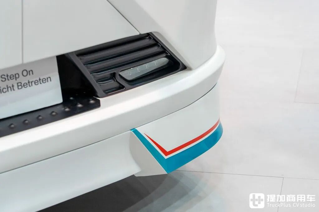 IAA 2026 : 1 000 ch électriques + recharge mégawatt, et cinq étoiles de sécurité ! Analyse complète du tracteur 100 % électrique BYD ETT 44