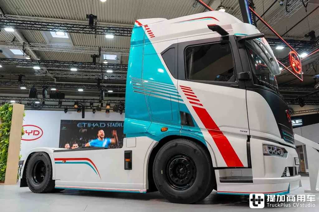 IAA 2026 : 1 000 ch électriques + recharge mégawatt, et cinq étoiles de sécurité ! Analyse complète du tracteur 100 % électrique BYD ETT 44