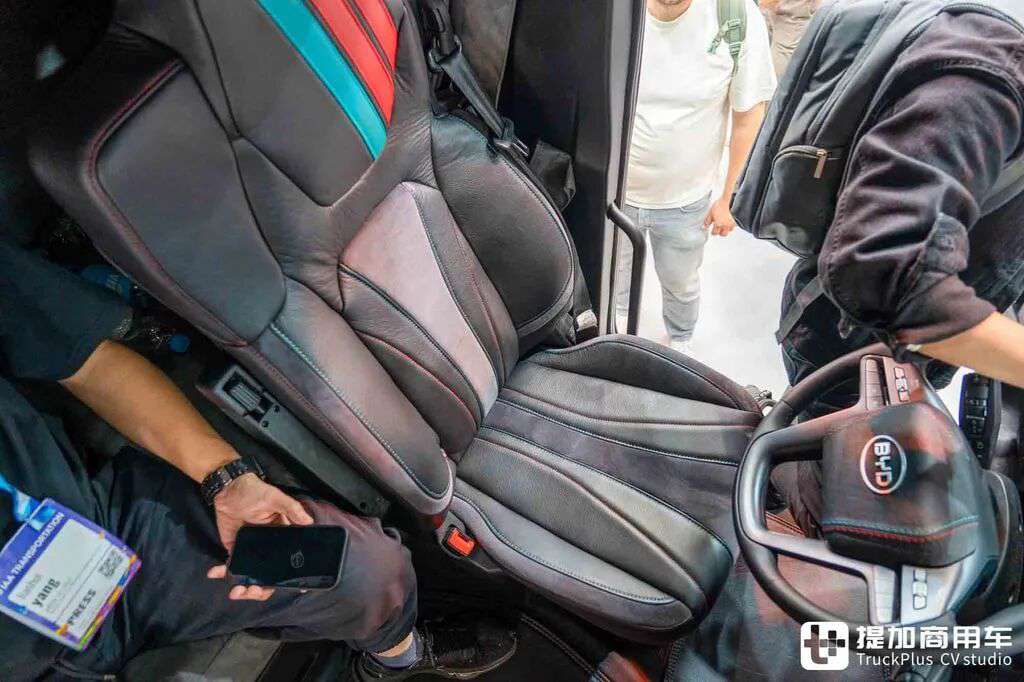 IAA 2026 : 1 000 ch électriques + recharge mégawatt, et cinq étoiles de sécurité ! Analyse complète du tracteur 100 % électrique BYD ETT 44