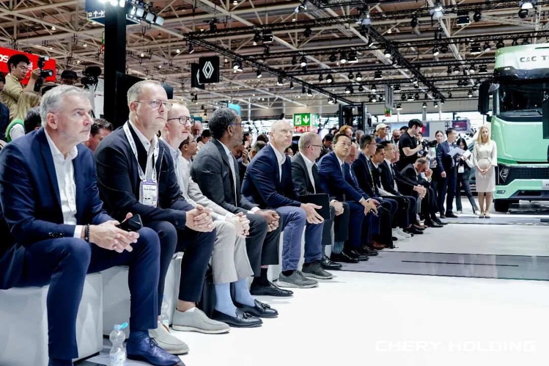 United Trucks lance à Hanovre sa solution mondiale de capacité de transport intégrée, avec la première livraison client du corridor de transport non européen