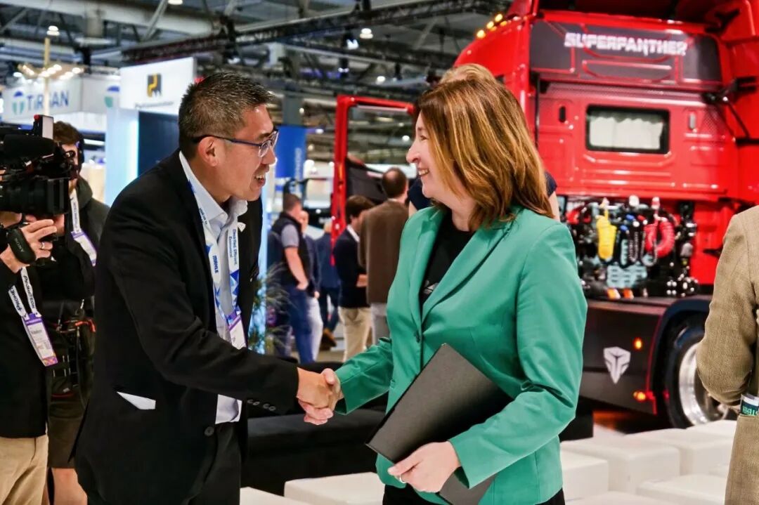 DeepWay dévoile sa stratégie d'IA incarnée pour poids lourds et renforce son partenariat avec DHL