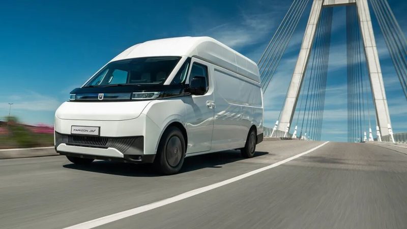 Farizon Super VAN sur la route
