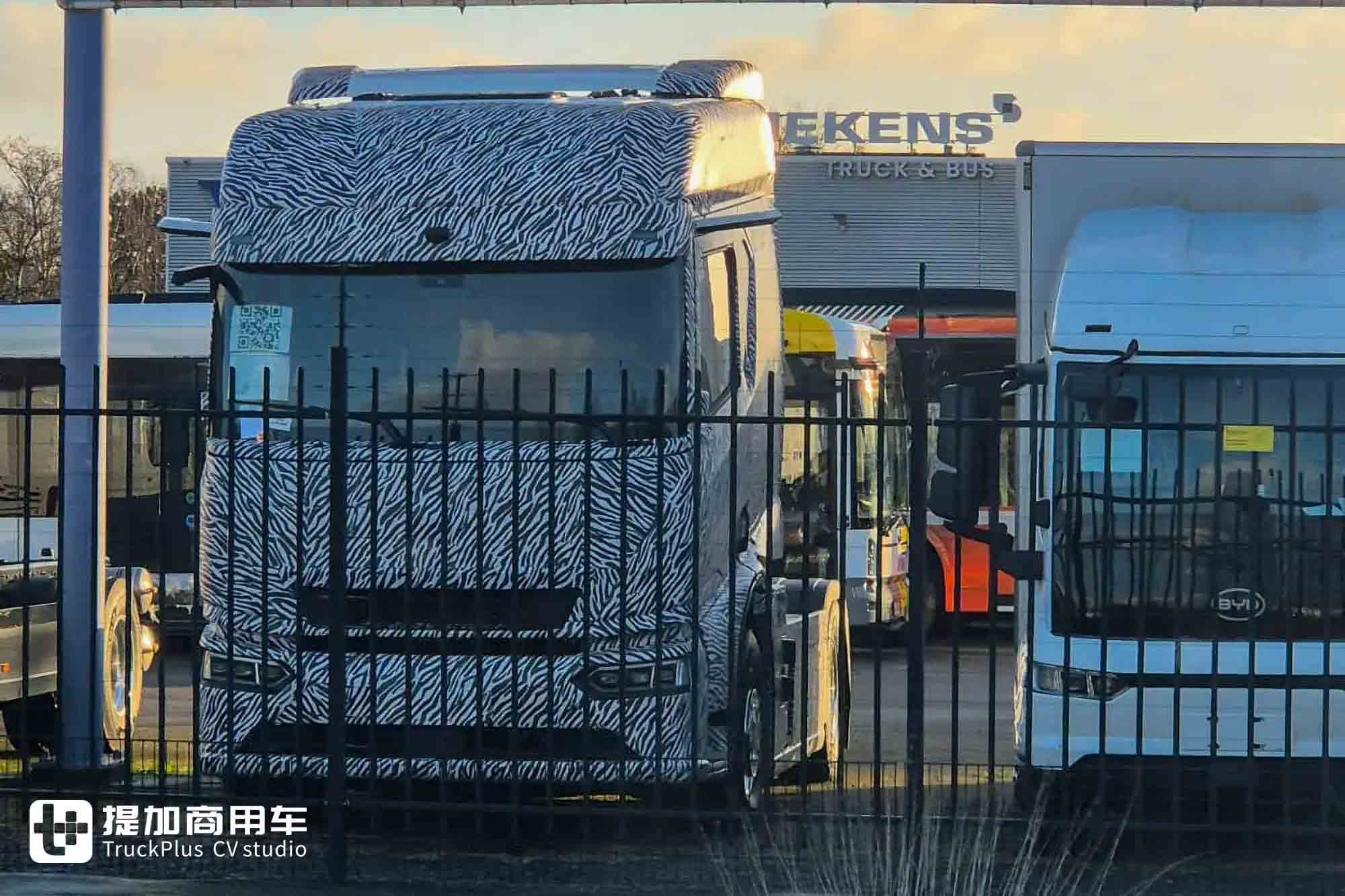Une plaque 粤B aperçue aux Pays-Bas ? Un camion lourd électrique longue distance BYD surpris en test routier, compte à rebours avant sa première mondiale à l'IAA