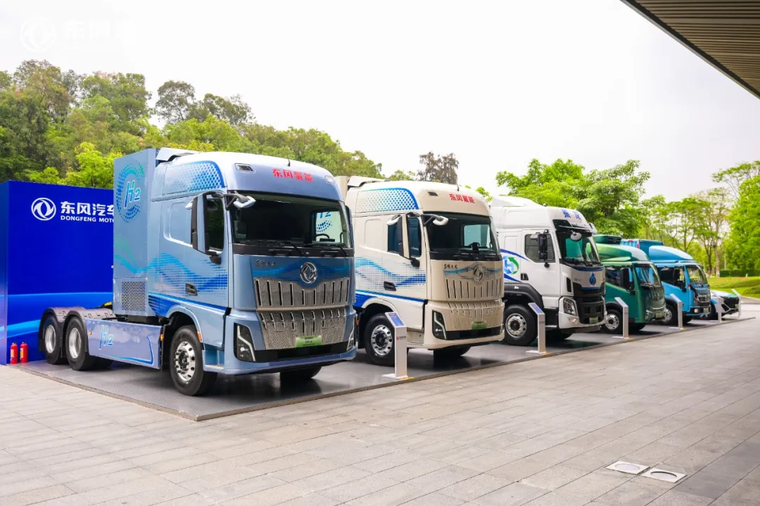 Vétérans comme Sinotruk et FAW Jiefang à l'affût, nouveaux acteurs comme Farizon et BYD en percée : quand le « camion chinois » rencontre le terrain européen, panorama de la force camionnière chinoise au Salon du véhicule utilitaire d'Hanovre 2026 !