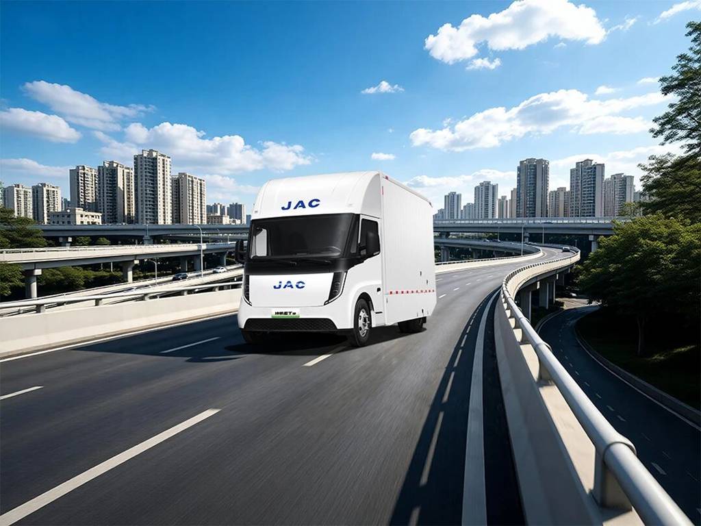 Un camion léger 100 % électrique pour l’interurbain, est-ce vraiment viable ? Le guide d’achat le plus réaliste du web