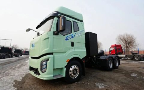 Incroyable mais vrai : le J6 Pro est sacrément costaud !