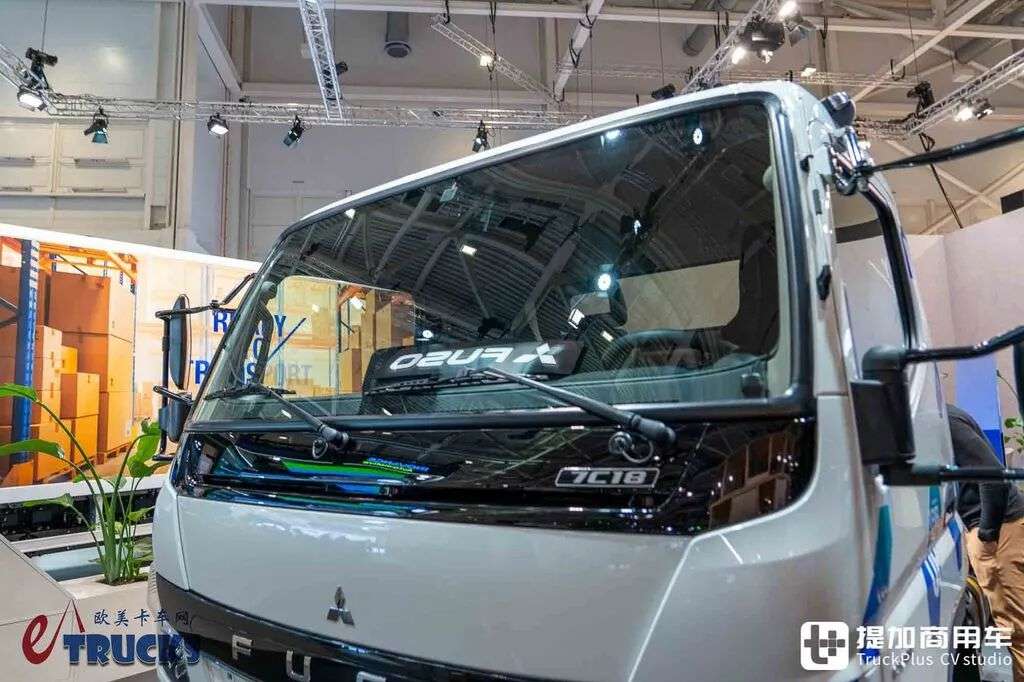 2026 IAA : avec capot plat et suspension entièrement pneumatique, pourquoi ce camion léger japonais est-il si rare en Europe ? Test en images : Mitsubishi Fuso Canter