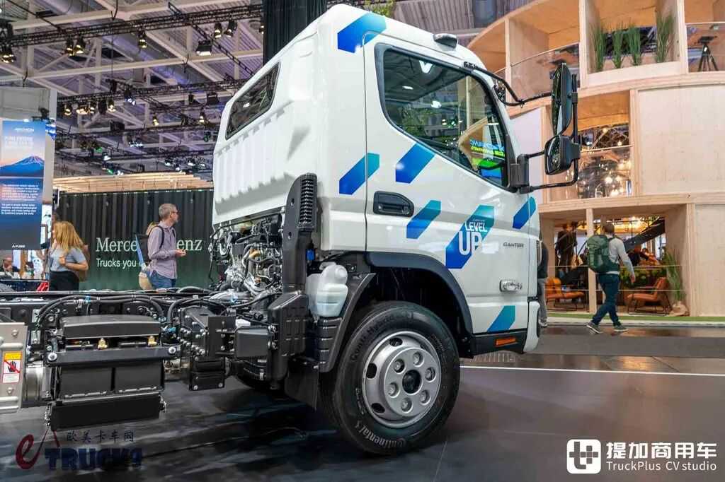 2026 IAA : avec capot plat et suspension entièrement pneumatique, pourquoi ce camion léger japonais est-il si rare en Europe ? Test en images : Mitsubishi Fuso Canter