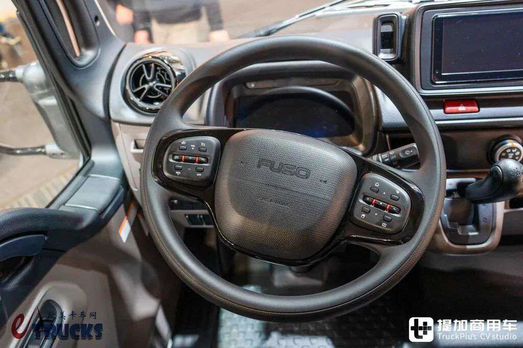 2026 IAA : avec capot plat et suspension entièrement pneumatique, pourquoi ce camion léger japonais est-il si rare en Europe ? Test en images : Mitsubishi Fuso Canter