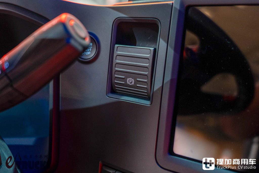 IAA 2026 : le huitième des « Sept Sœurs » du camion européen ! Le camion neuf le moins cher d'Europe ? Essai photo approfondi du Ford F-MAX