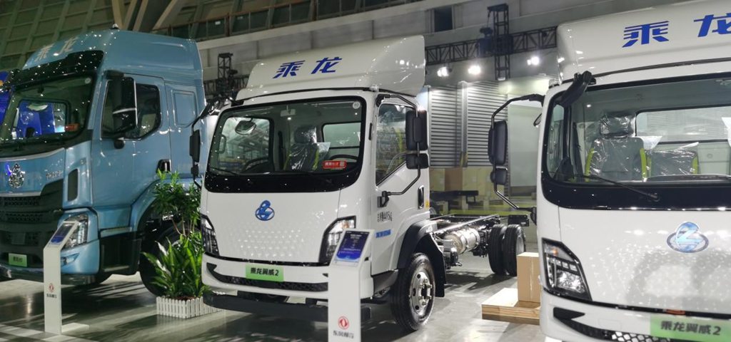 420 km d&rsquo;autonomie + recharge rapide de 16 minutes : le camion léger électrique Chenglong EV2 mène la distribution urbaine