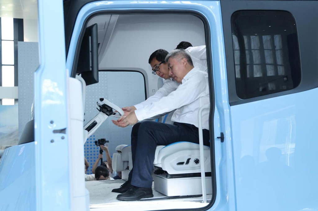Le Centre d'innovation scientifique et technologique de Dongfeng Commercial Vehicles ouvre officiellement, ancrant une nouvelle étape de R&D autonome
