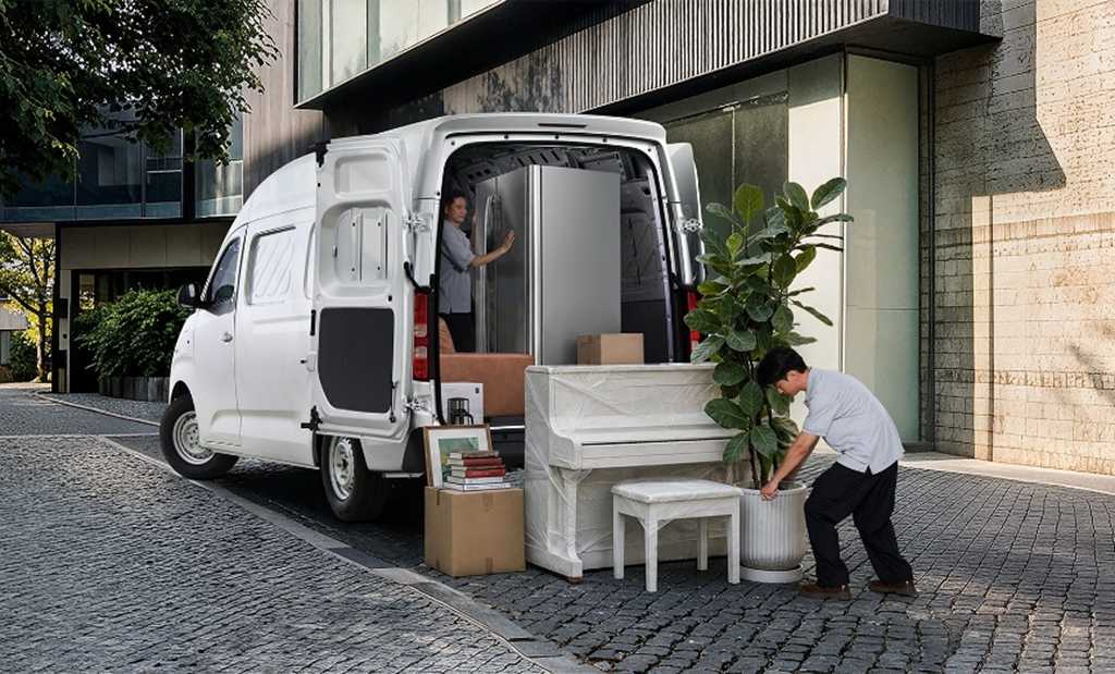 Le NAVECO Lingsheng V100 lancé officiellement à partir de 127 800 RMB, définissant un nouveau standard pour le microbus léger à large carrosserie nouvelle énergie