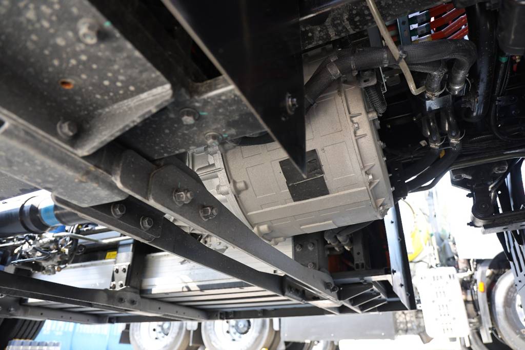 80 % en 18 minutes ! Dongfeng Tianlong KH lance un camion lourd à recharge ultrarapide avec cabine entièrement repensée